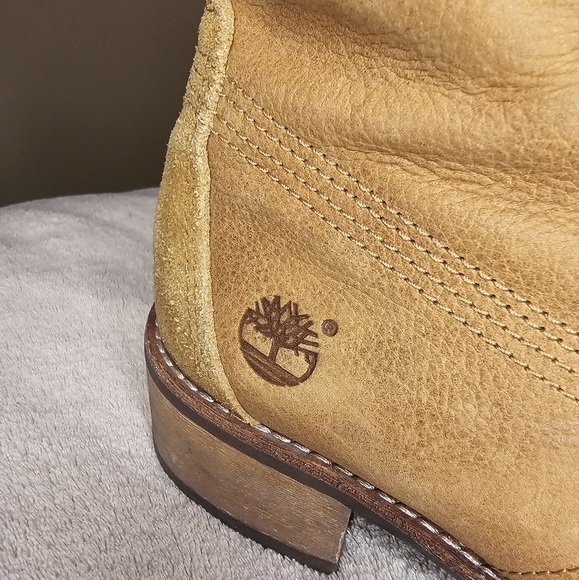 Timberland Tan Ankle Boots with Red Plaid Accent - Picture 2 of 9